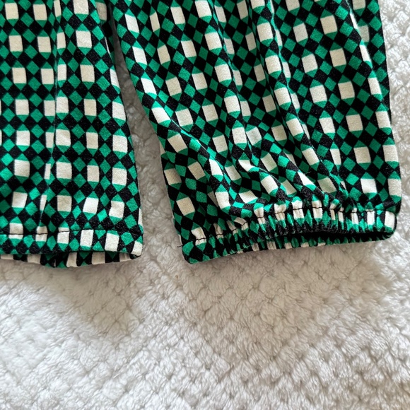 Cleo Petites Geometric Long Sleeve Top w/ Elastic hem blouson viscose stretch L - Picture 4 of 7